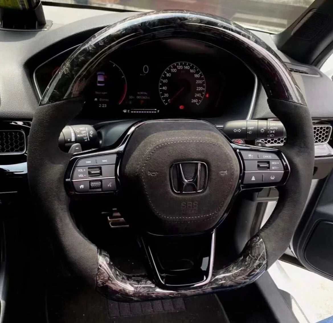 Honda - Carbon Fiber Steering Wheel (Custom)